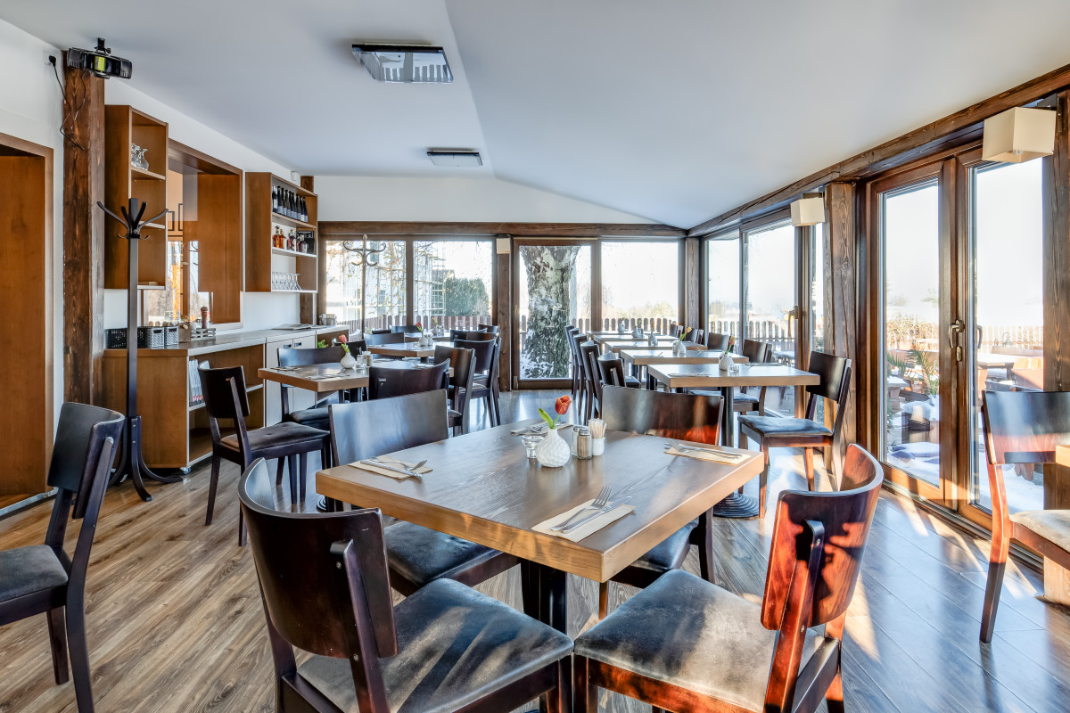 Posezení v restauraci Maralák